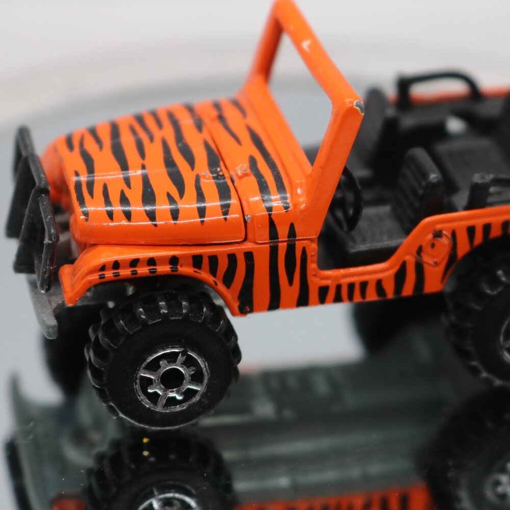 Road Champs tiger striped vintage jeep 1:64 scale diecast survivor